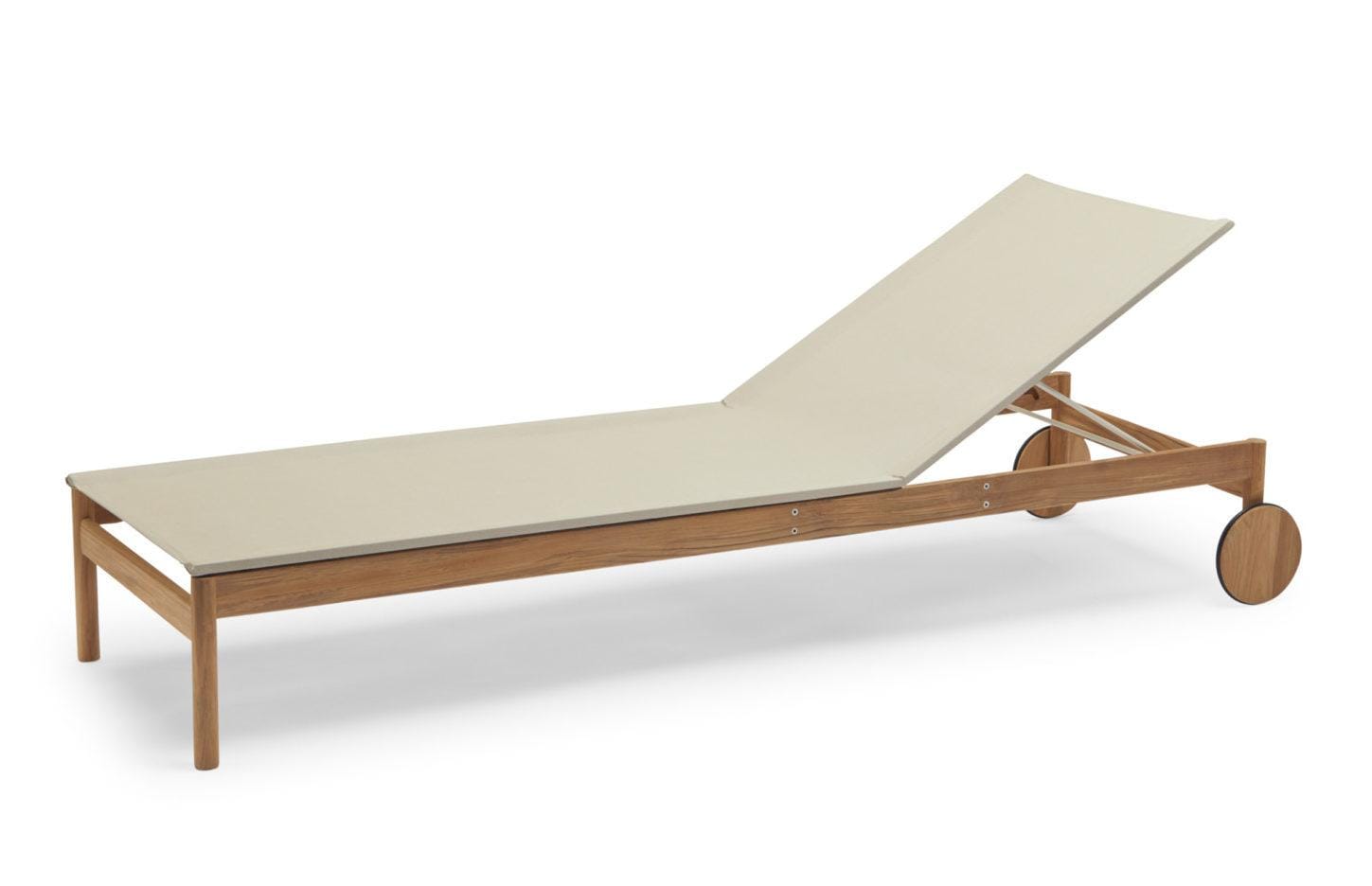 Fritz Hansen PELAGUS -aurinkotuoli, hiekka/tiikki