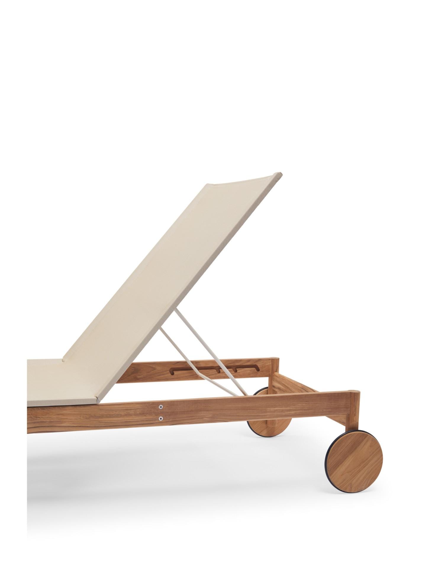 Fritz Hansen PELAGUS -aurinkotuoli, hiekka/tiikki - Image 2