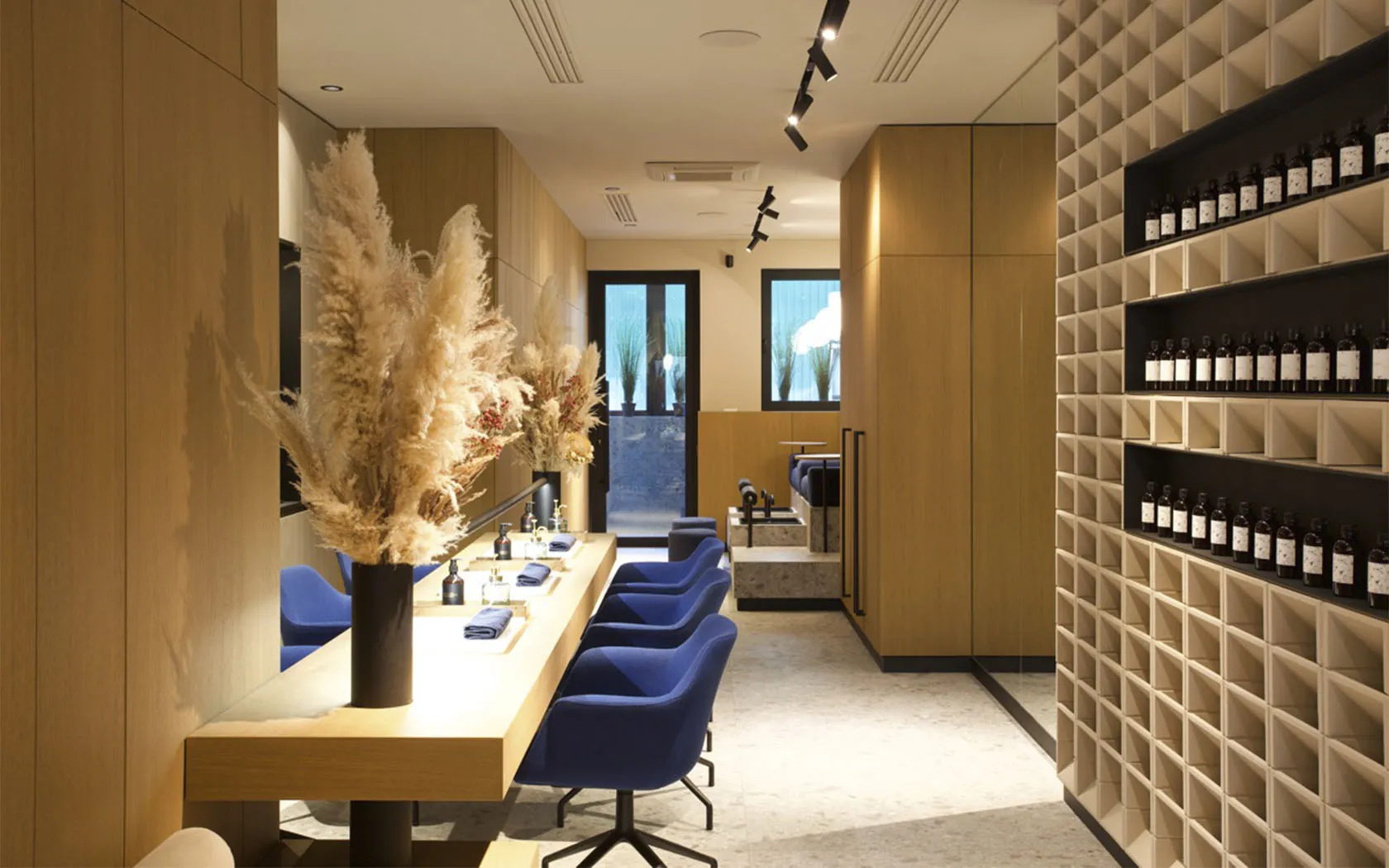 Andreu World GALA chair SO0722 - Image 2