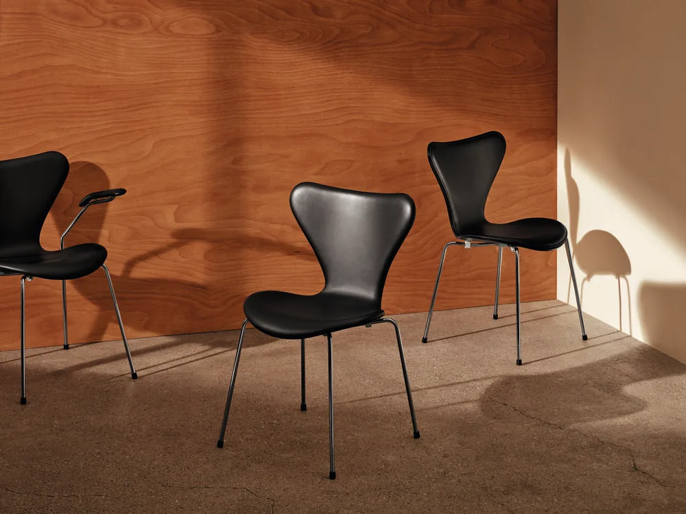 Fritz Hansen SERIES 7 chair - Image 8