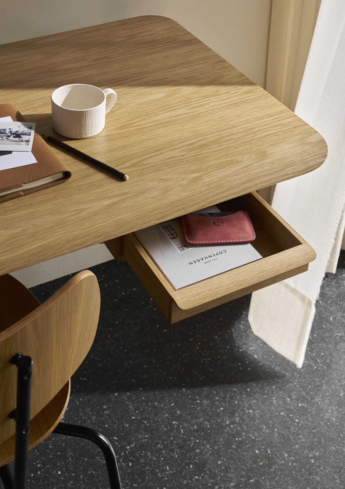 Carl Hansen AB019 -seinäkiinnitteinen työpöytä - Image 5