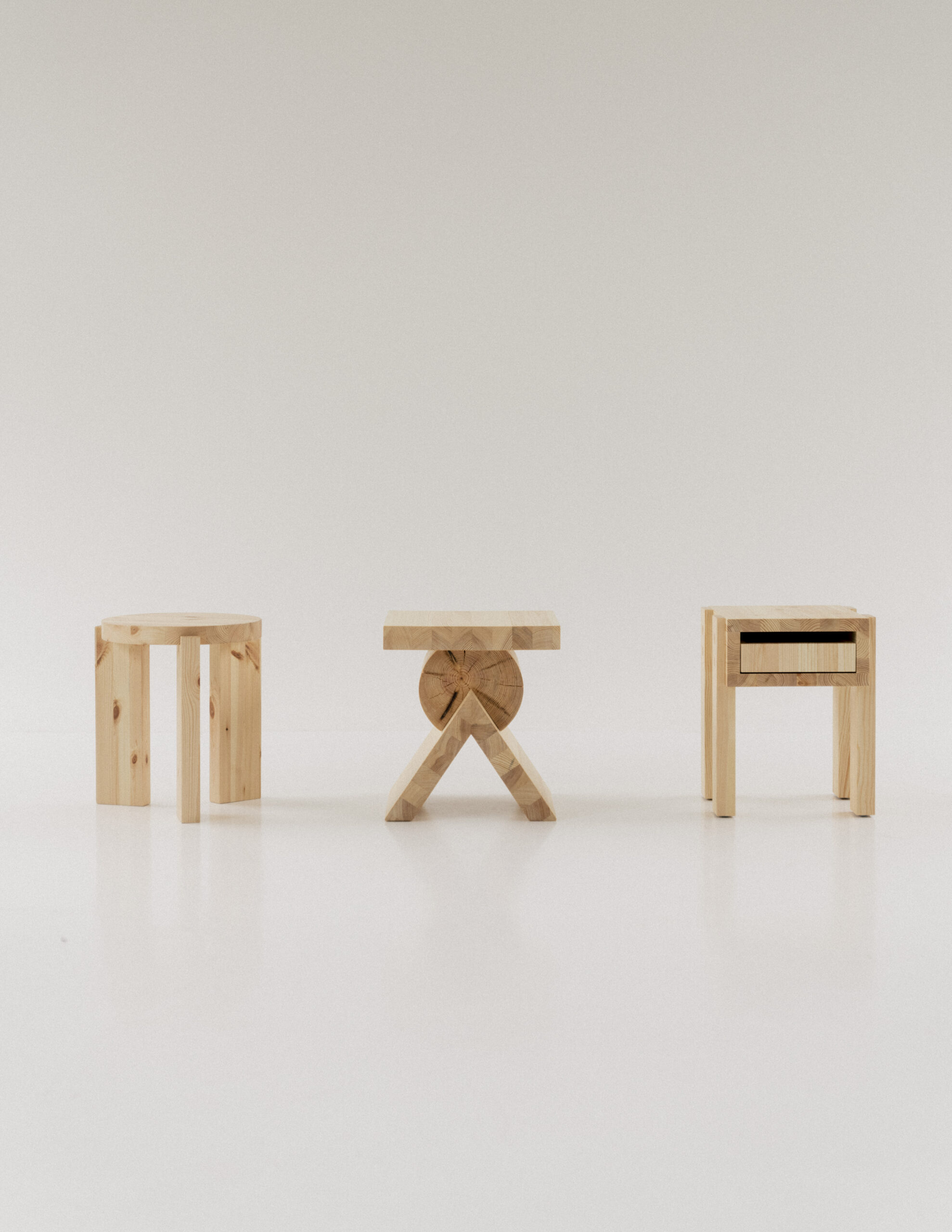 Vaarnii 006 AA stool - Image 4