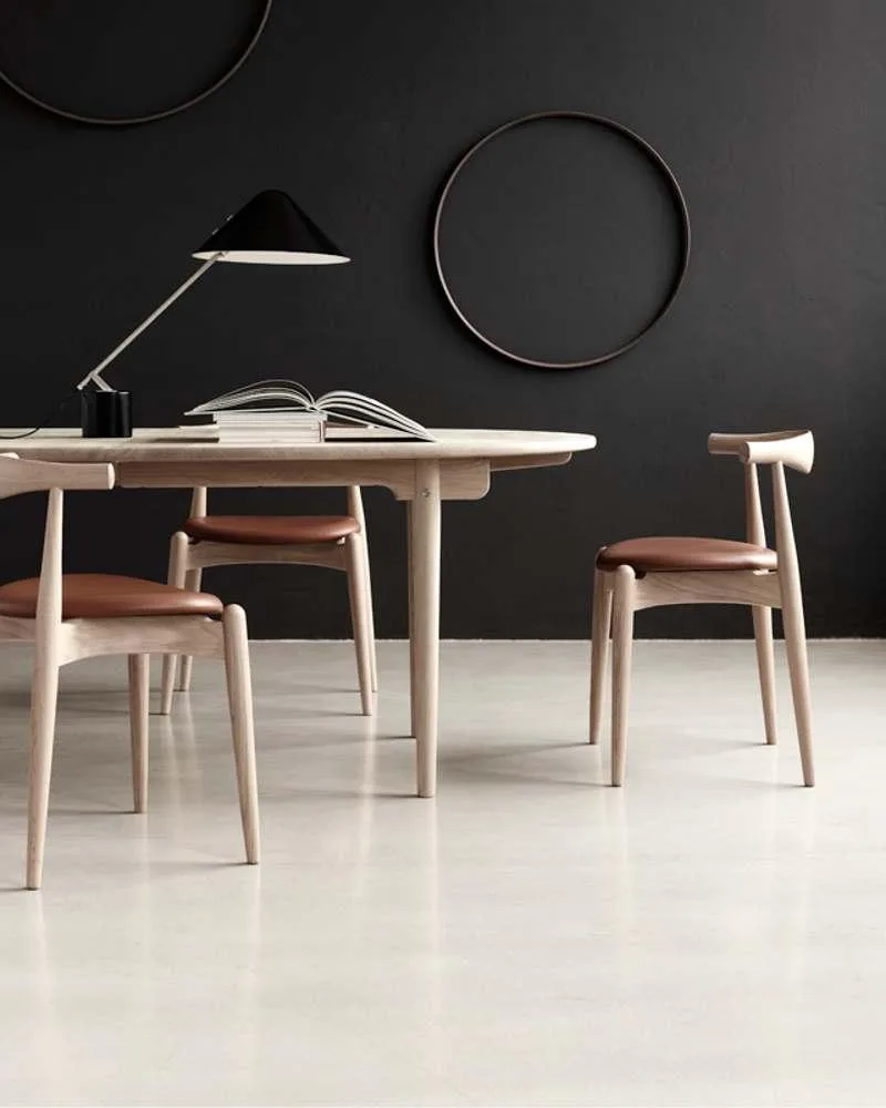 Carl Hansen CH20 chair, oiled oak / light leather - Image 2