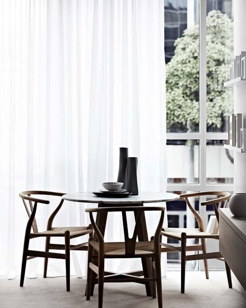 Carl Hansen CH24 -tuoli, öljytty tammi/musta istuin - Image 6