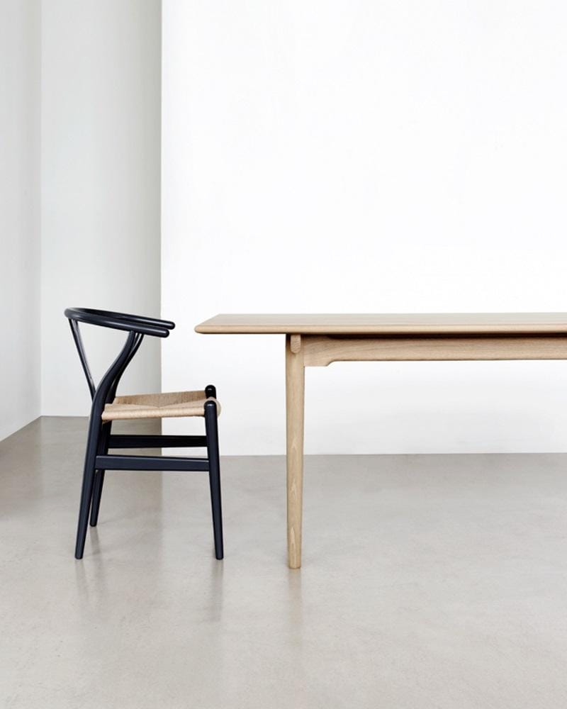 Carl Hansen CH24 -tuoli, öljytty tammi/musta istuin - Image 8