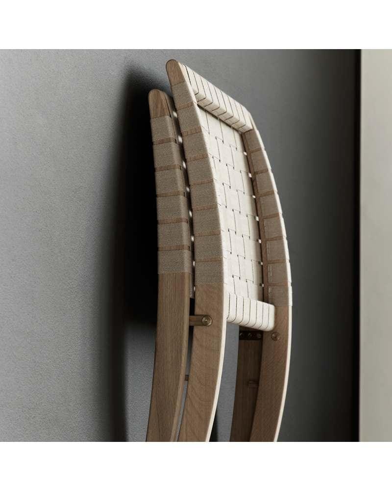 Carl Hansen MG501 lounge chair, soaped oak / natural webbing - Image 4