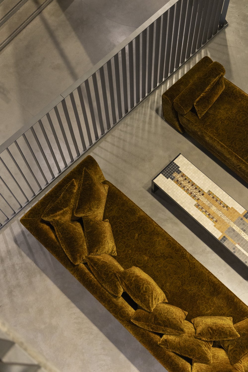 Fleming Collection TORRE coffee table - Image 2