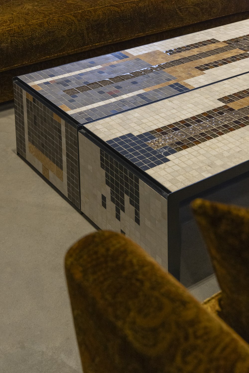 Fleming Collection TORRE coffee table - Image 4