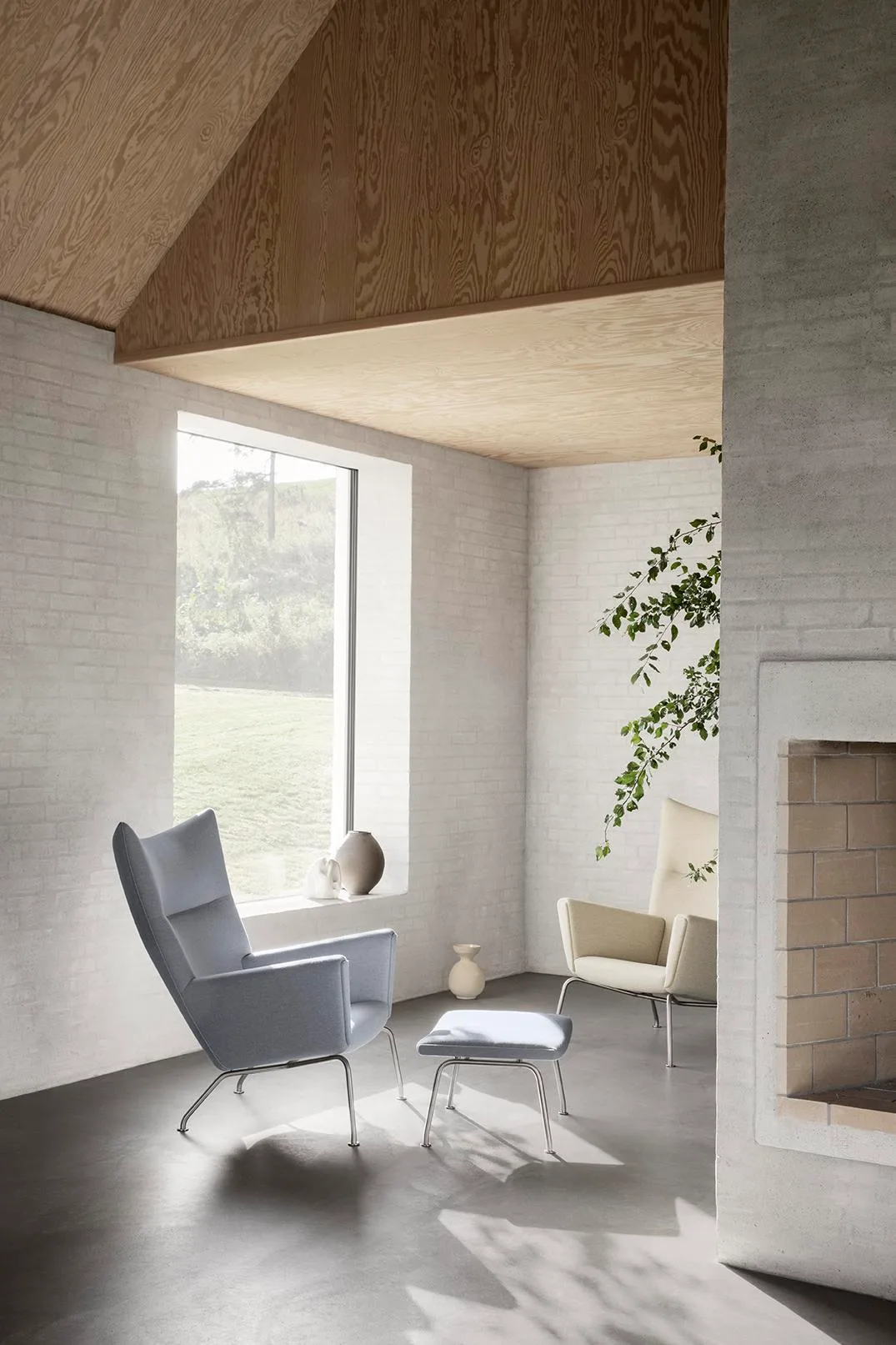 Carl Hansen CH446 -footstool, black leather - Image 3