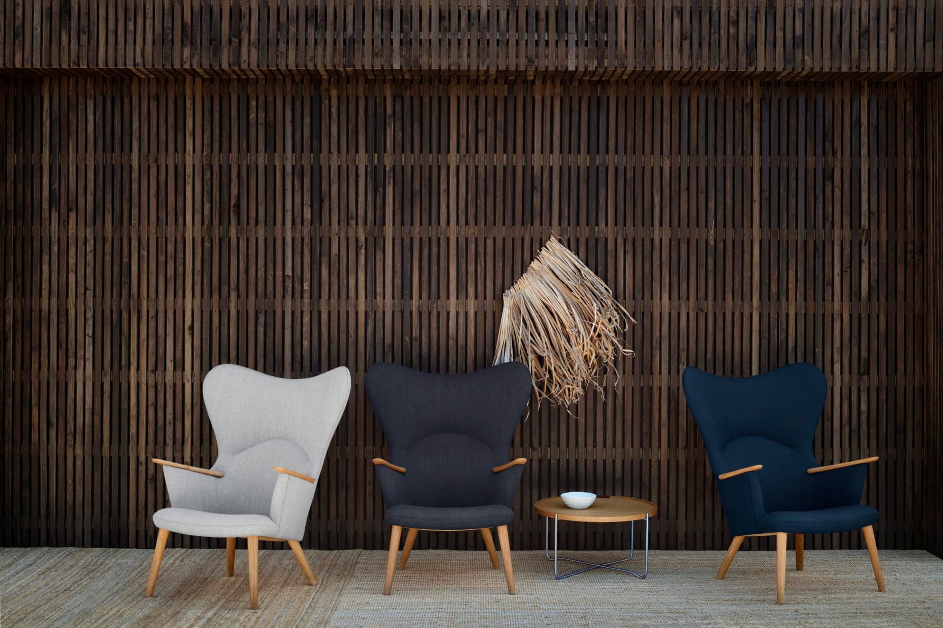 Carl Hansen CH78 MAMA BEAR armchair, dark green / oiled oak - Image 4