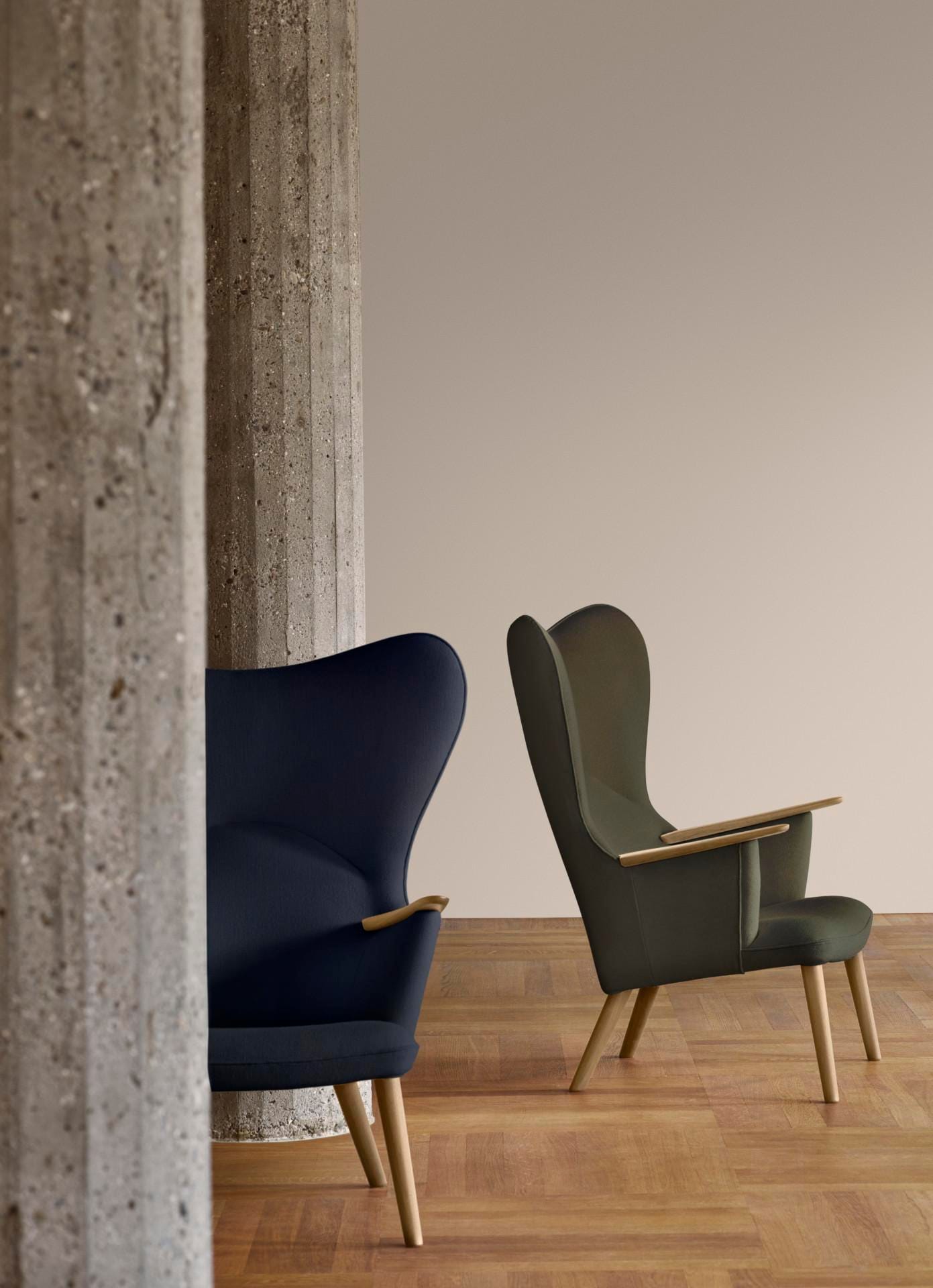 Carl Hansen CH78 MAMA BEAR armchair, dark green / oiled oak - Image 2