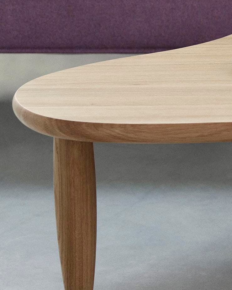 Massproductions PUDDLE coffee table, oak - Image 2