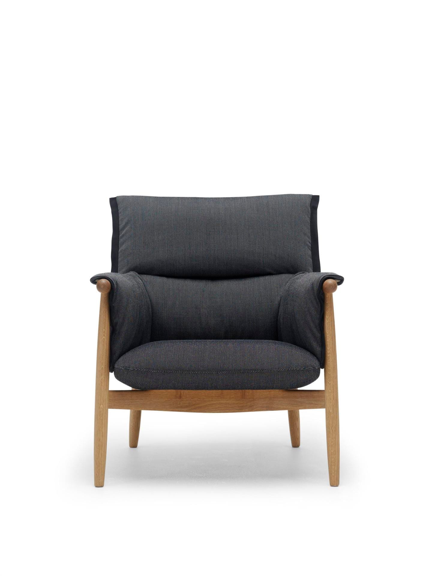 Carl Hansen E015 EMBRACE armchair, oiled oak / fabric upholstery