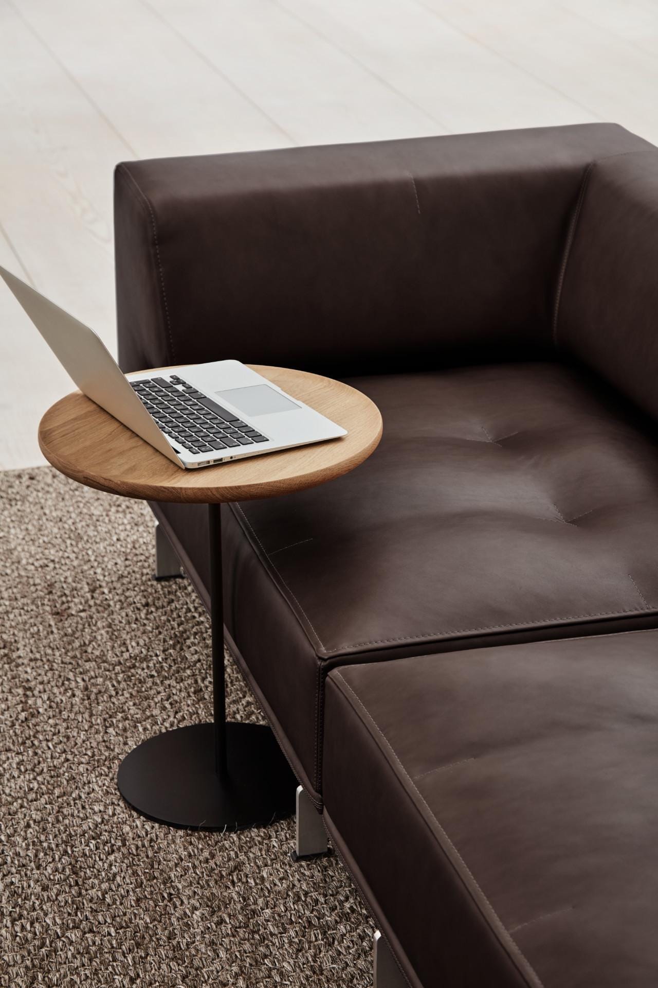 Fredericia PAL -side table Ø 44 cm, light oiled oak / black steel - Image 4