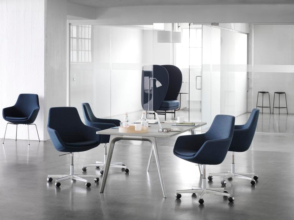 Fritz Hansen LITTLE GIRAFFE -tuoli - Image 5