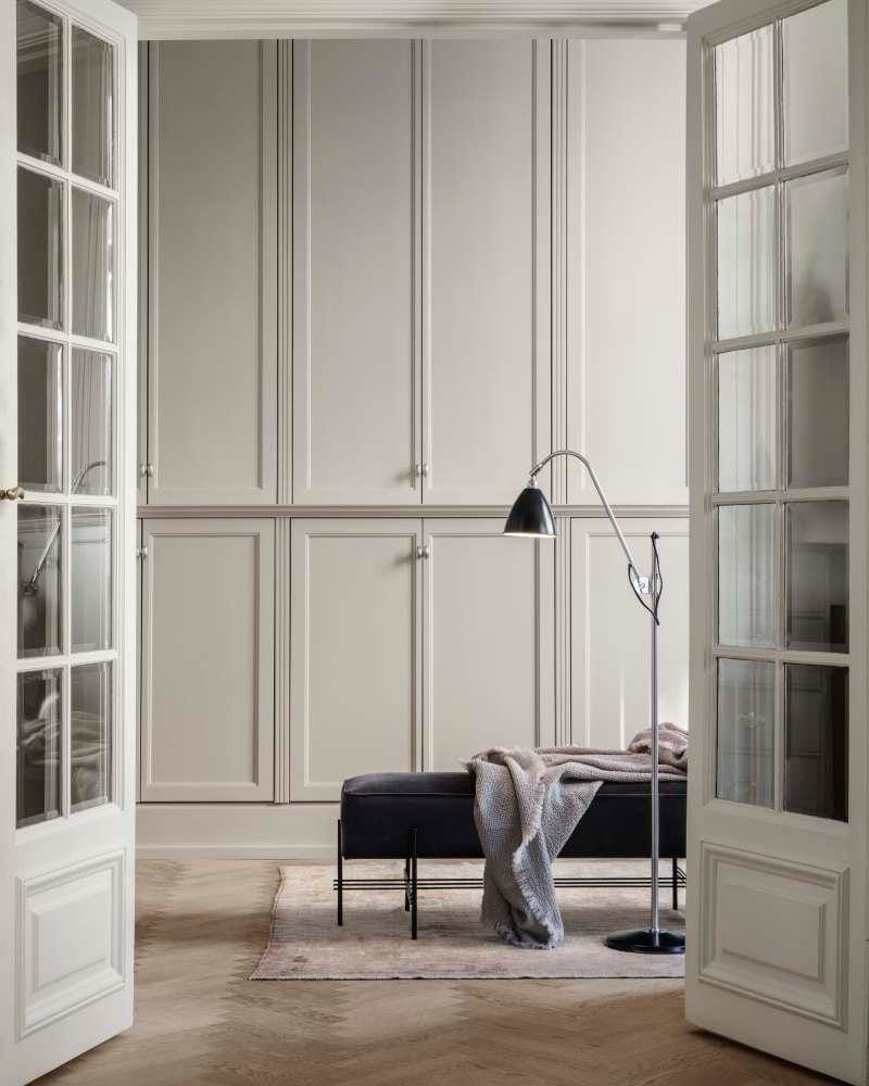 GUBI BESTLITE BL3 M floor lamp, black brass - Image 2