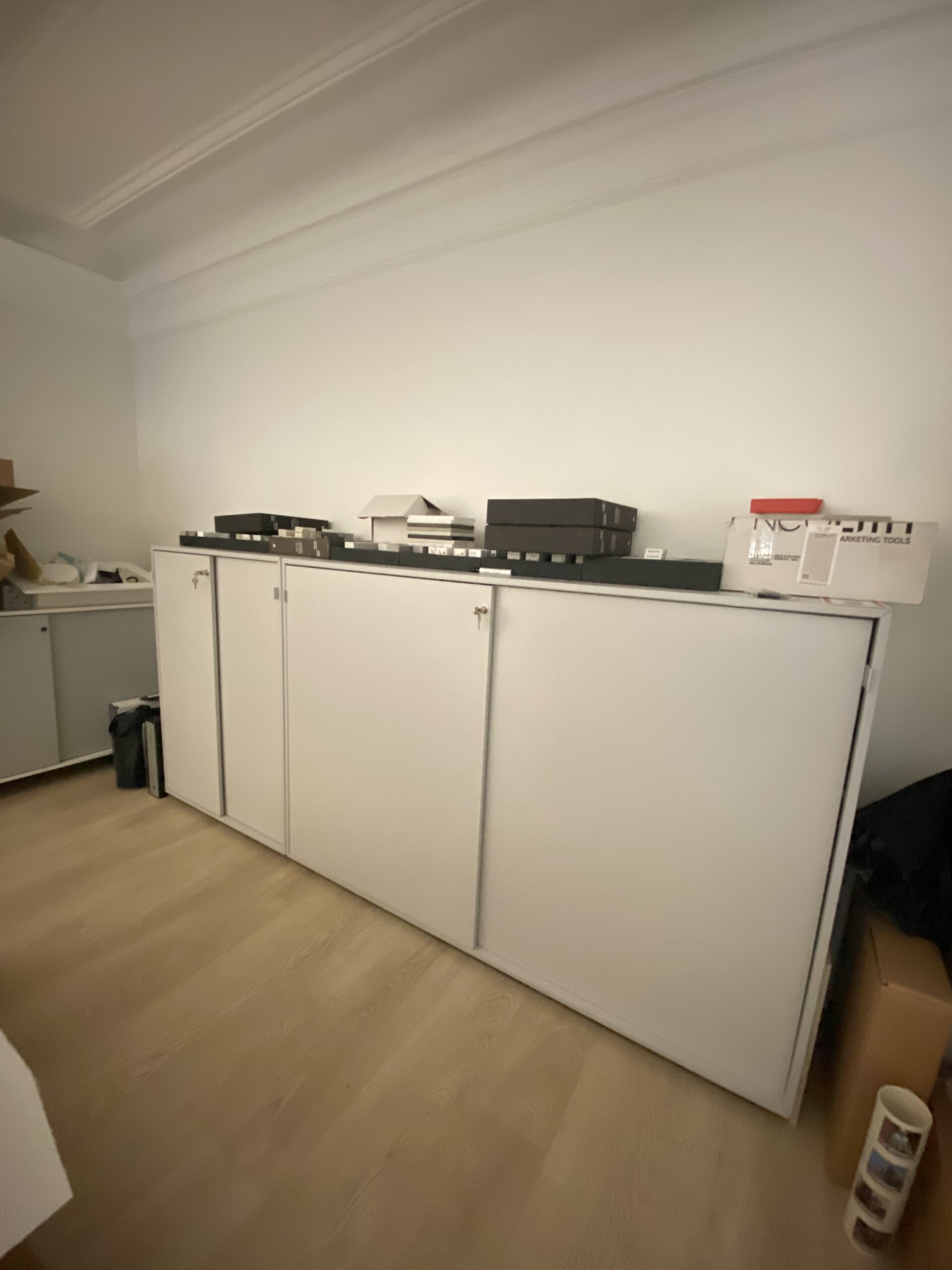 Dencon DELTA-liukuovikaappi 160cm, harmaa, outlet - Image 2