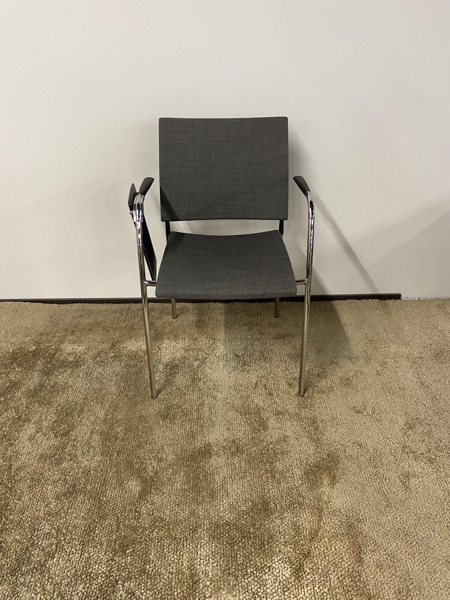 Lammhults SPIRA -käsinojallinen tuoli kirjoitusalustalla, harmaa/kromi, outlet - Image 2