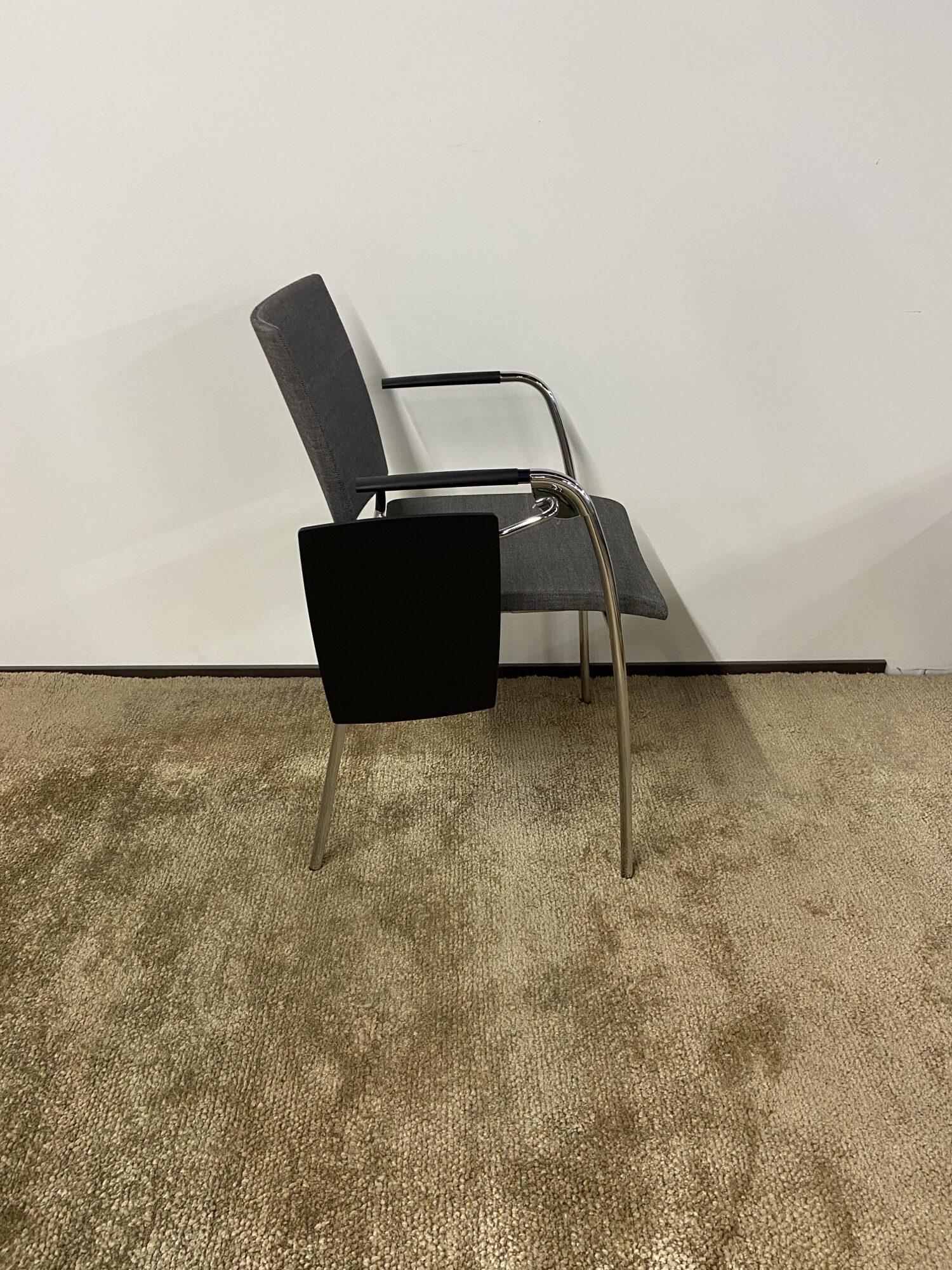 Lammhults SPIRA -käsinojallinen tuoli kirjoitusalustalla, harmaa/kromi, outlet - Image 3