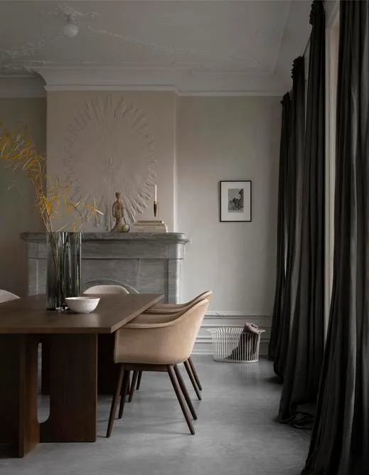 Audo Copenhagen ANDROGYNE dining table - Image 6