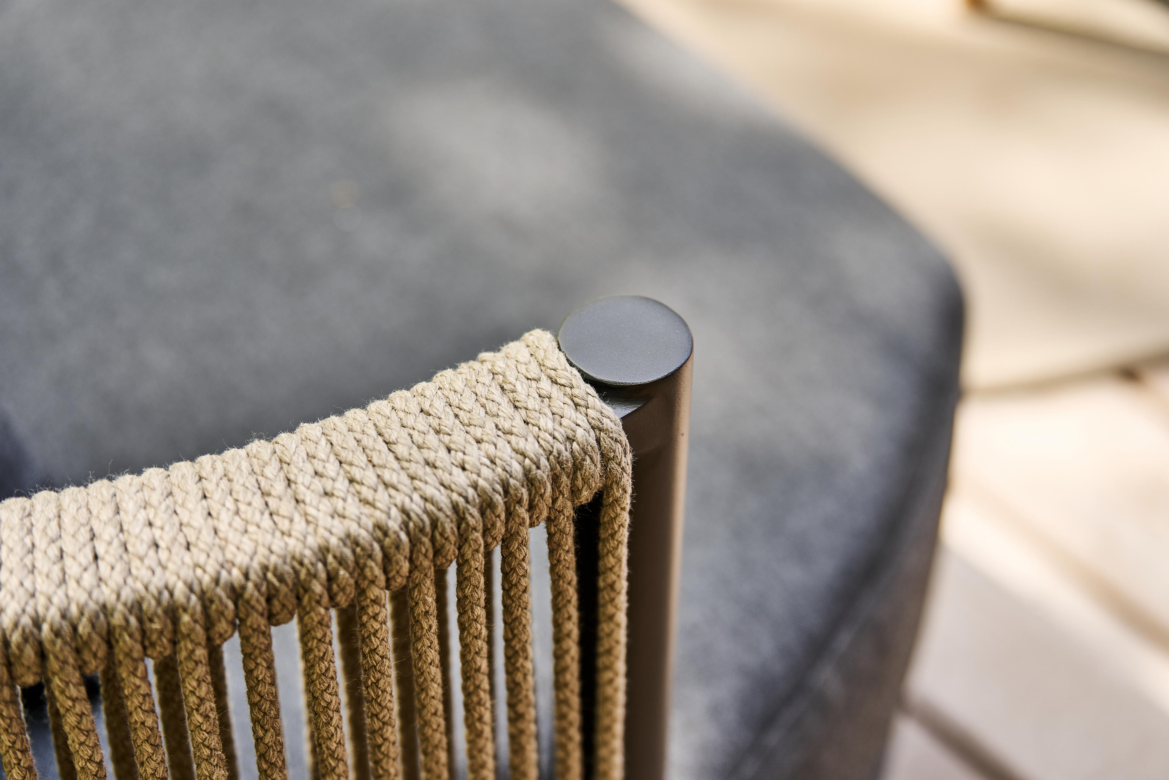 Mindo 107 lounge chair - Image 2