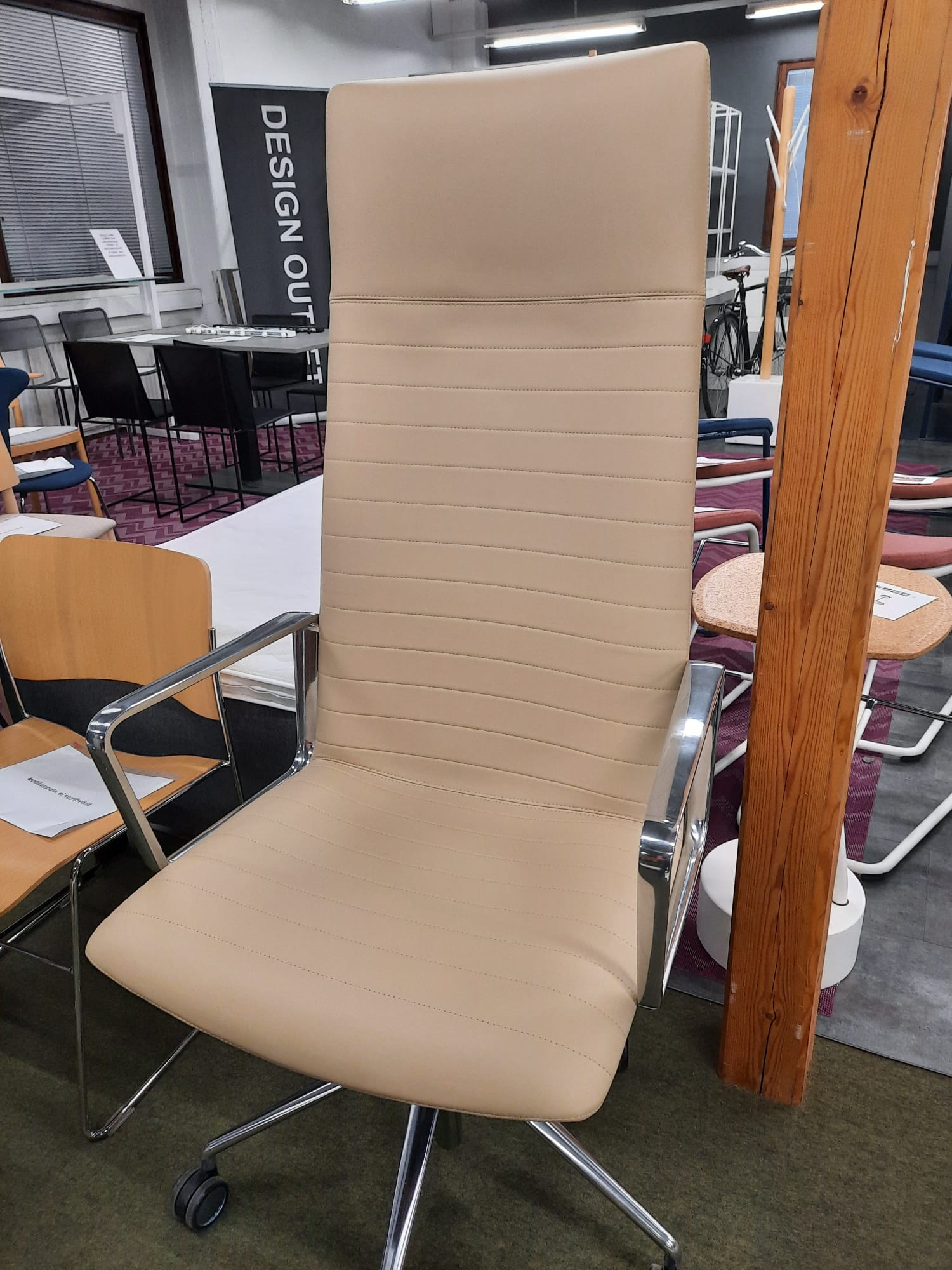 Andreu World FLEX EXECUTIVE SO1861 -työtuoli, beige nahka/kiillotettu alumiini, outlet - Image 2