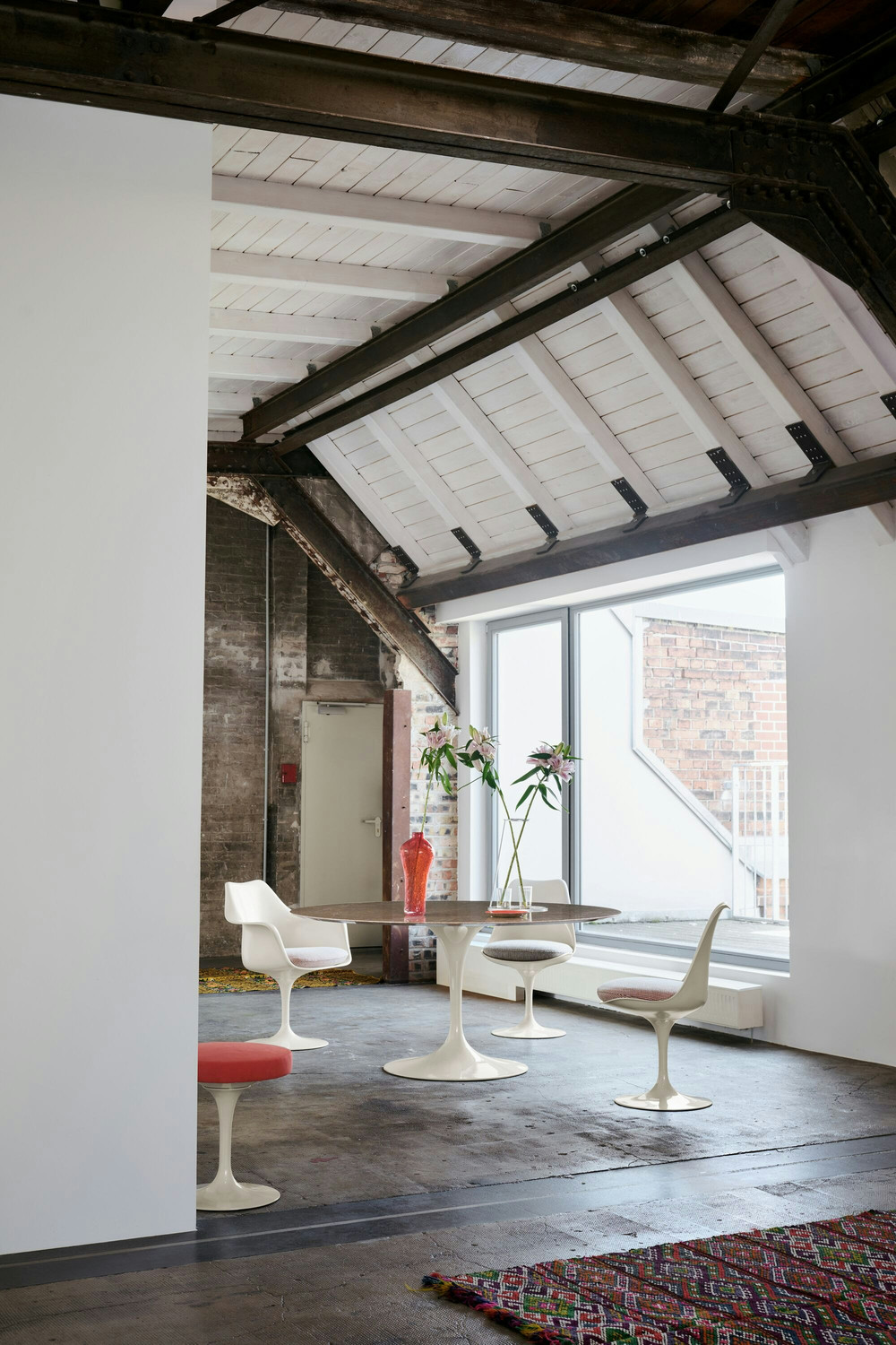 Knoll SAARINEN-ruokapöytä, ovaali - Image 4
