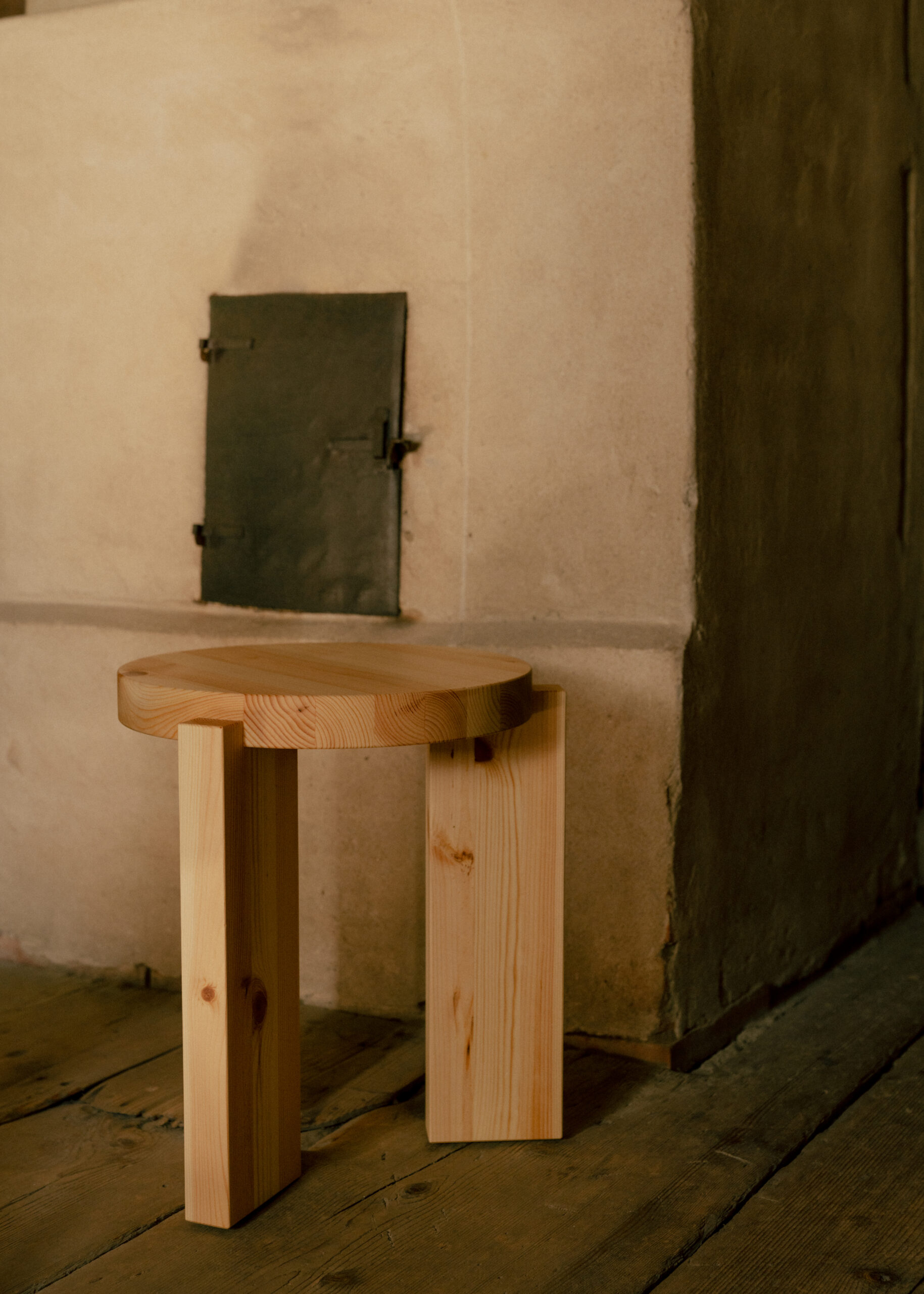 Vaarnii 001 stool - Image 10