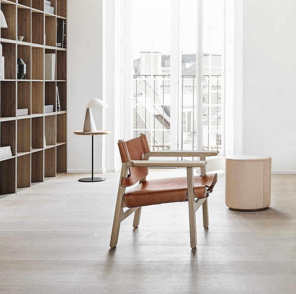 Fredericia THE SPANISH CHAIR -nojatuoli, saippuoitu tammi/konjakkinahka - Image 3